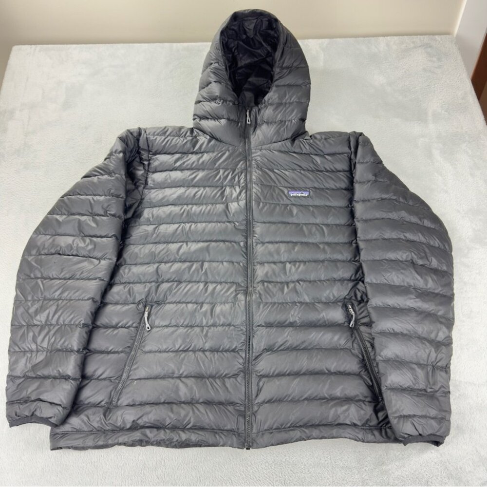 Patagonia NWOT Men's Size XXL Down Sweater Hoody 84701 Style Number w/Flaws